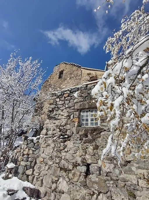 Chambre Ou Gite Dans Une Maison De Montagne - De Suzon A Zelie Entraigues  Homestay