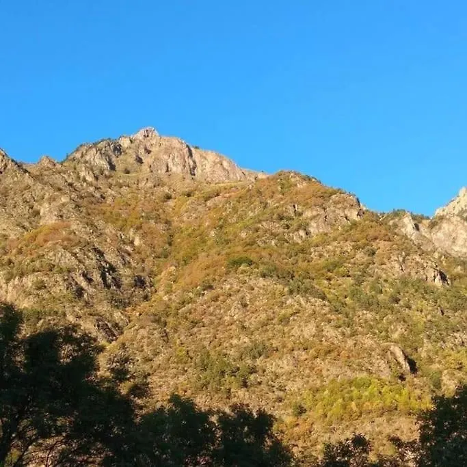 Chambre Ou Gite Dans Une Maison De Montagne - De Suzon A Zelie Entraigues  Homestay