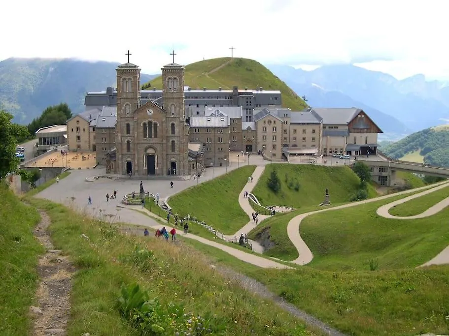 Chambre Ou Gite Dans Une Maison De Montagne - De Suzon A Zelie Entraigues  France