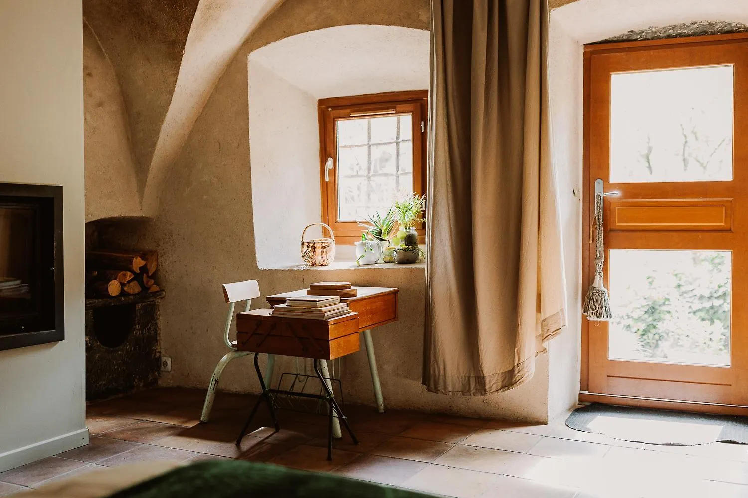 Homestay Chambre Ou Gite Dans Une Maison De Montagne - De Suzon A Zelie Entraigues  France
